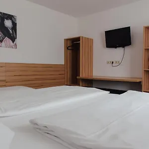 Drei Kreuz Otel